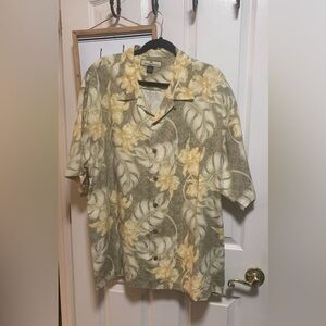 Tommy Bahama 100% silk Hawaiian shirt size XLrg EUC